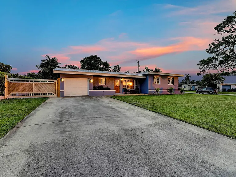 5574 Lake Osborne Dr — Photo 2