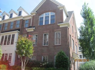 2615 S Kenmore Ct, Arlington, VA 22206