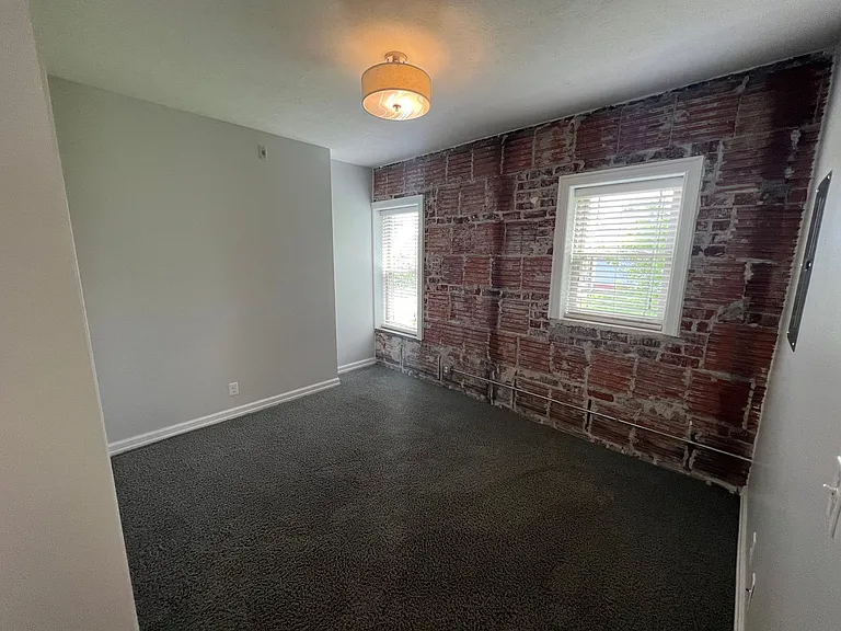 528 S 29th St — Photo 32