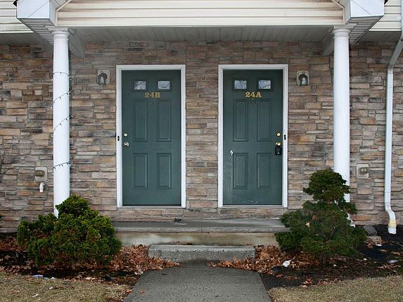 5th image of 24 Henry St #A