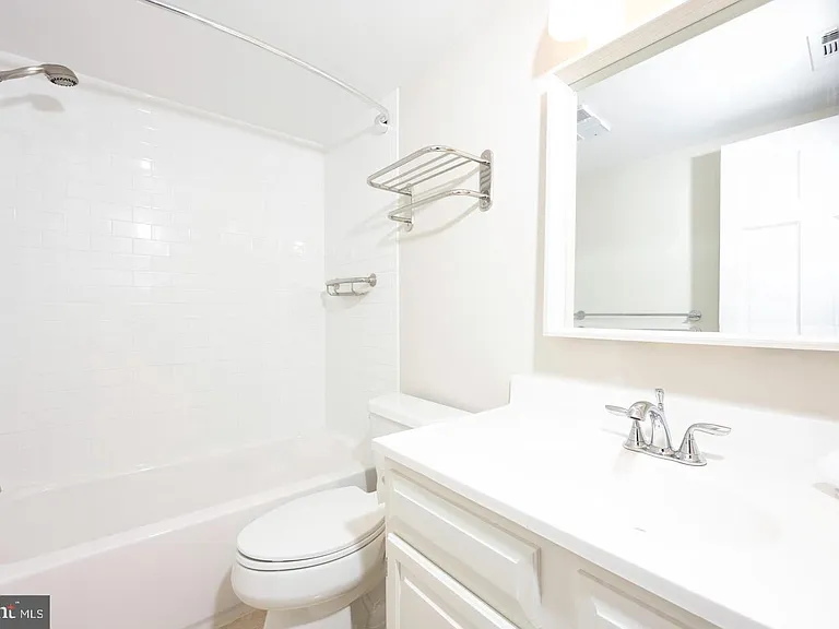 5817 Edson Ln — Photo 11