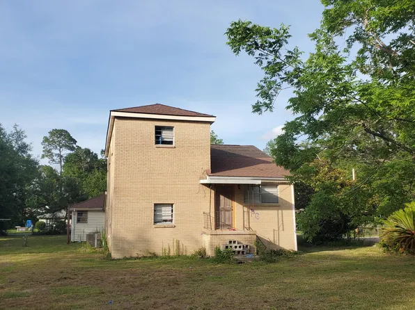 544 Meadow Ln, Waveland, MS 39576