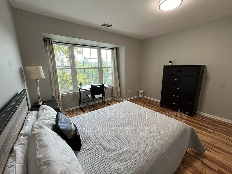 63 Howard St #2 — Photo 3