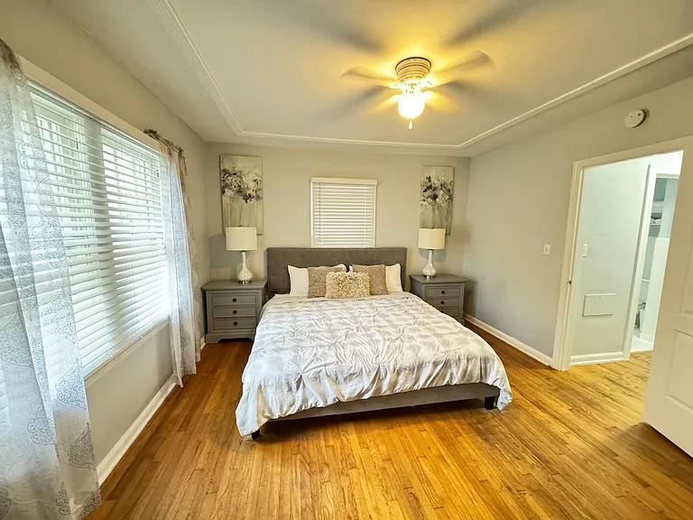 607 E Harwood St #609 — Photo 3