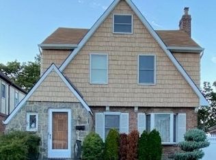 166-51 24th Rd, Whitestone, NY 11357