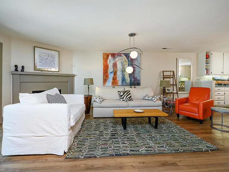 1220 Peppertree Cir — Photo 5