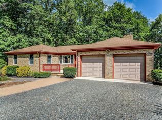 4 Stone Hill Rd, Cream Ridge, NJ 08514