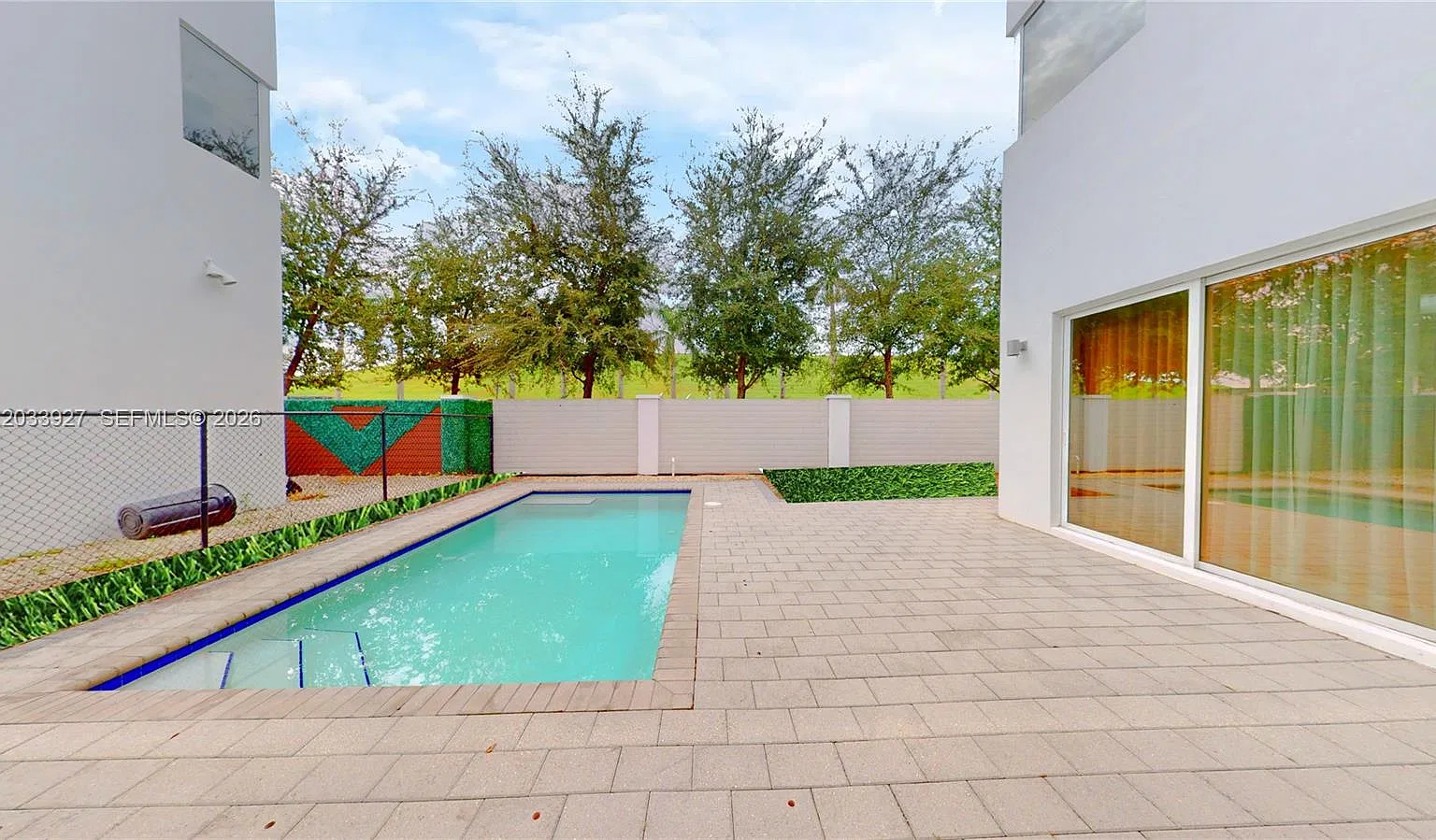 5 bed, 3624 sqft, $8,500 — Photo 2