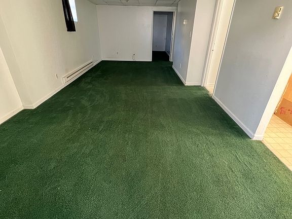 2nd image of 1900 Vineyard St #1