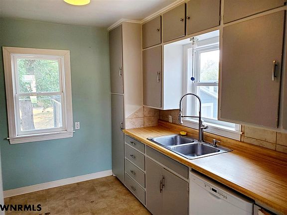 4th image of 2209 1st Ave