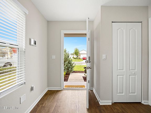 4th image of 144 SILVER BIRCH Street