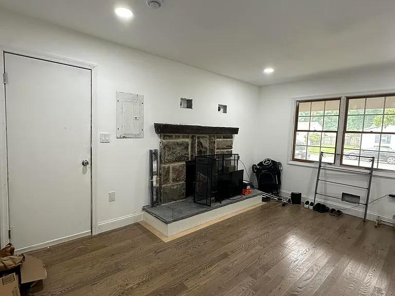 422 W Lake Ave — Photo 8