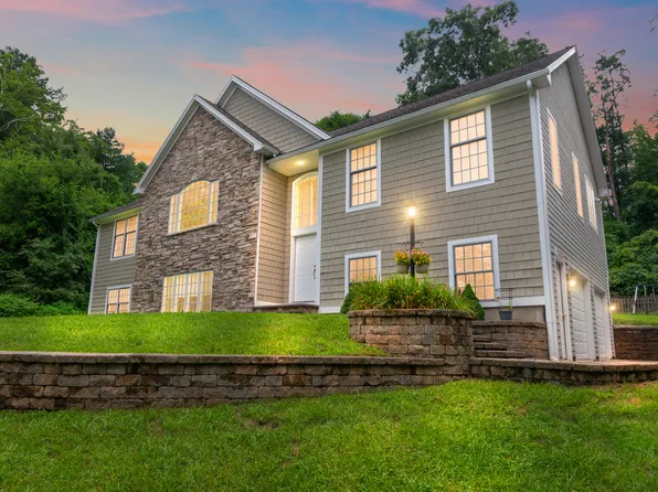 521 Canterbury Road, Brooklyn, CT 06234