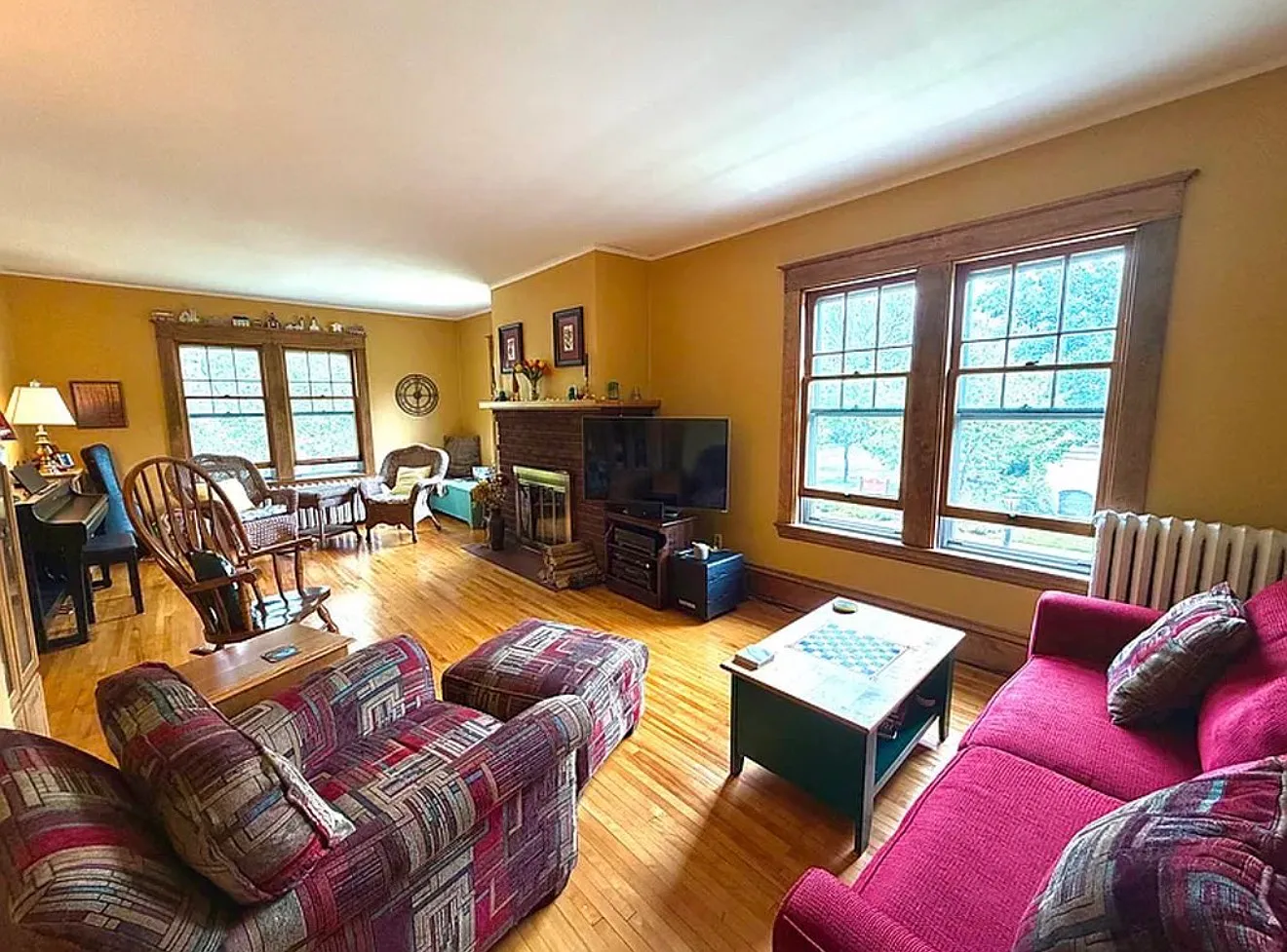 3 bed, $1,950 — Photo 2