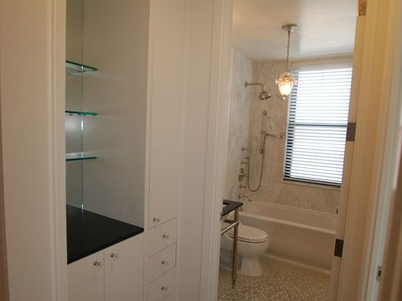 5th image of 301 E 87th St APT 19F