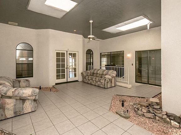 4th image of 340 Cypress Dr
