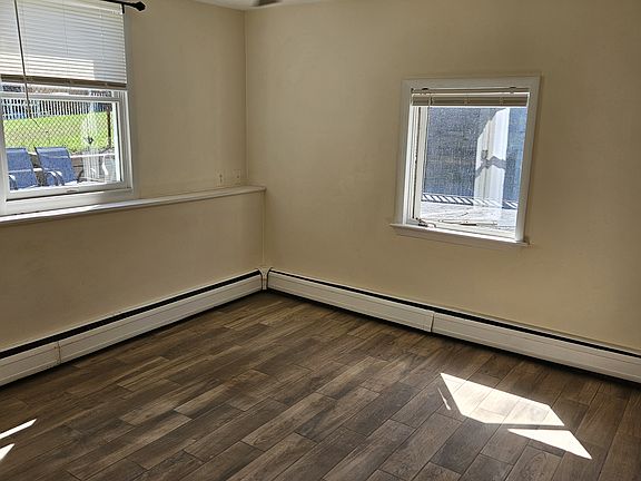 Bedroom (empty image 2)