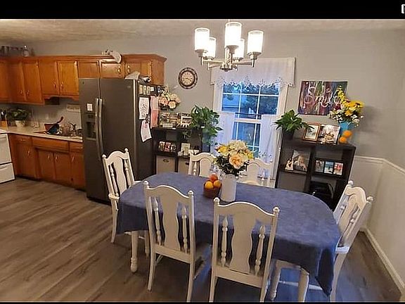 3rd image of 399 Susannah Ave