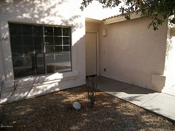 2nd image of 8004 N Siskiyou Dr