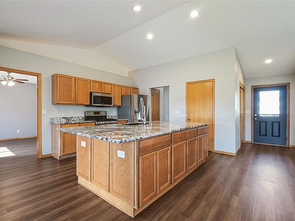 5th image of 1007 Wolf Dr NW