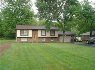 5482 Lakeview Rd, Cortland, OH 44410