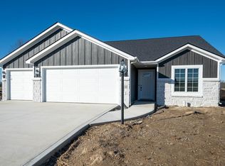 524 Goldfinch Run, Roanoke, IN 46783