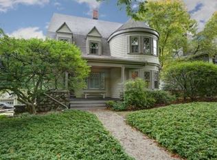 10 Circuit Rd, Brookline, MA 02467
