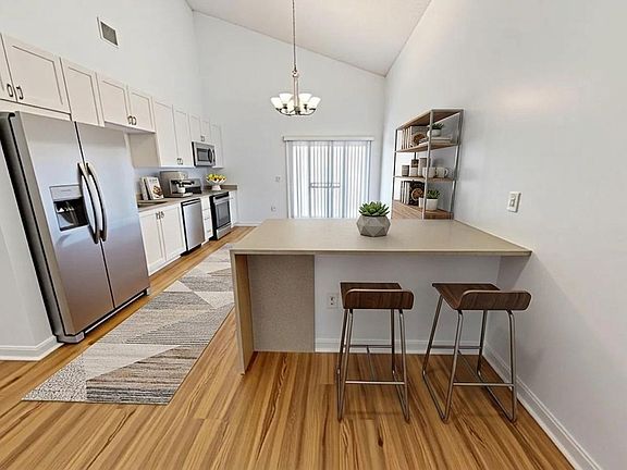 3rd image of 362 Filmore Dr