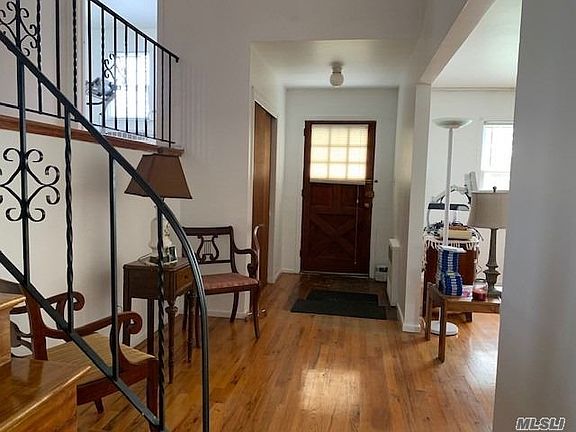 2nd image of 235 Nassau Blvd