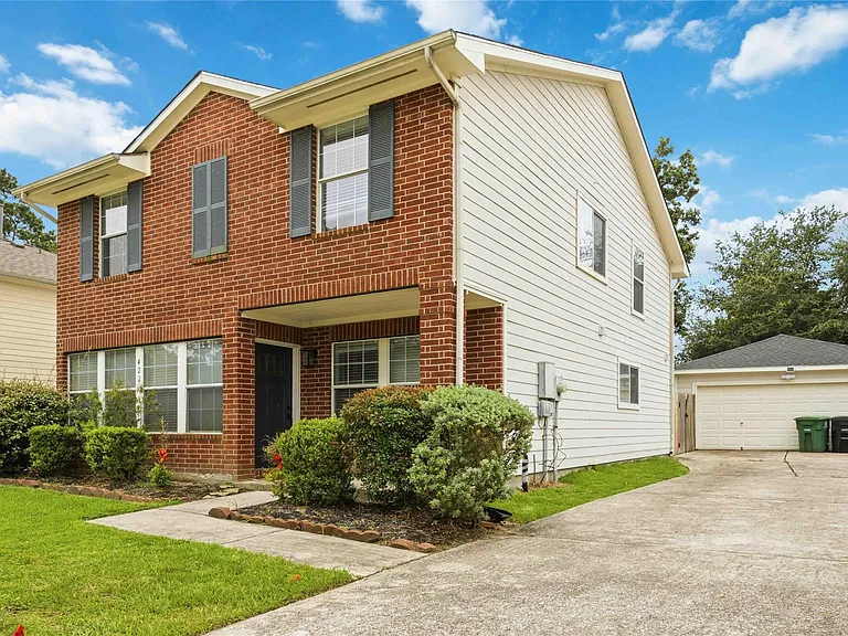 422 Laurel Pine Dr — Photo 1