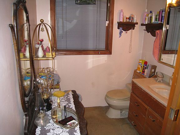 1/2 Bath
