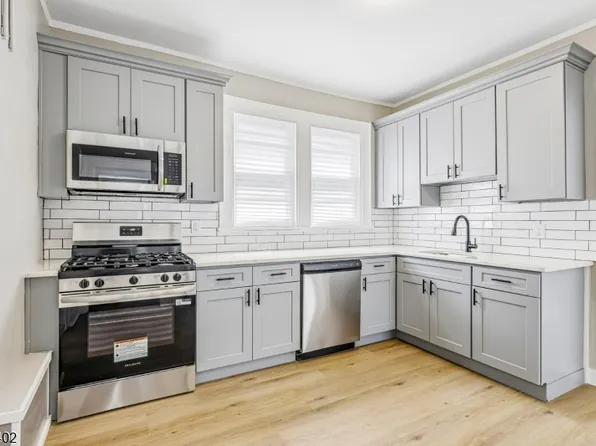 301 E 9Th Ave, Roselle Boro, NJ 07203