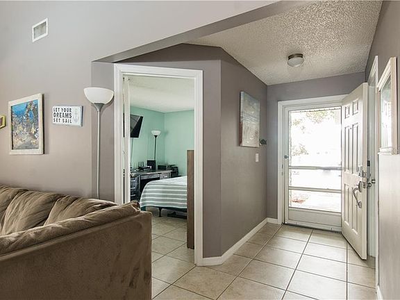 3rd image of 3602 Dovetail Ln S
