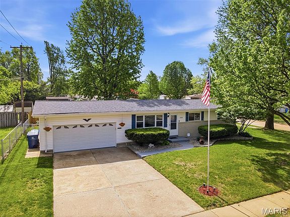 2nd image of 2310 Orleans Ln