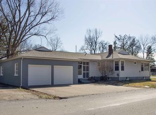 916 W Linden St, Carbondale, IL 62901