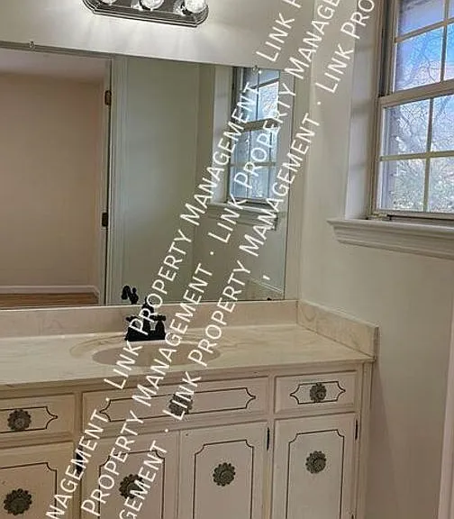 9328 Berkshire Cir — Photo 14