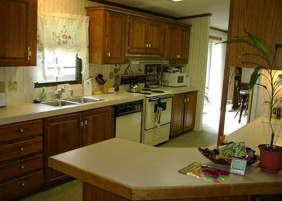 3rd image of 245 Twin Lakes Dr