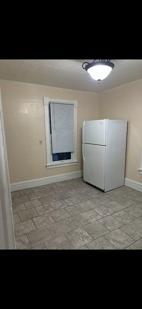 220 Trott Avenue Southeast - 220 Trott Ave SE - Unit #2 (top) — Photo 4