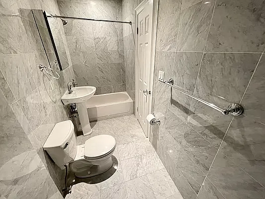 Rented by MOTION New York | media 10