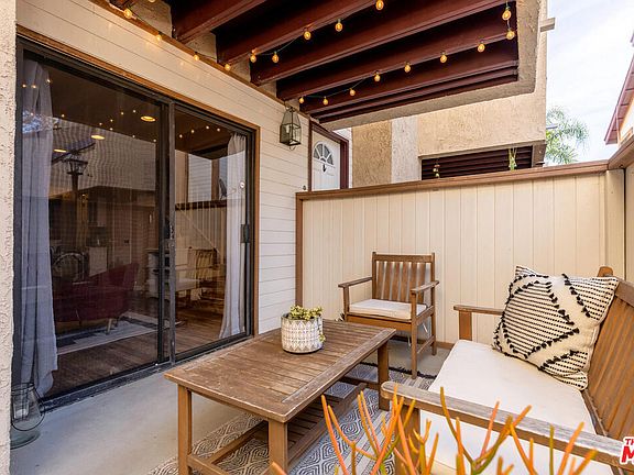 5th image of 286 N Mar Vista Ave