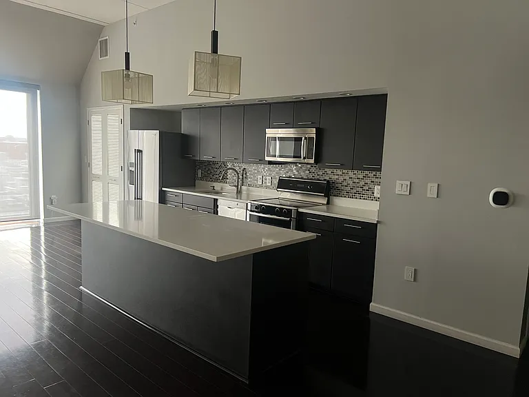 603 N American St #704 — Photo 6
