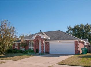 813 Steadman Dr, Cedar Hill, TX 75104