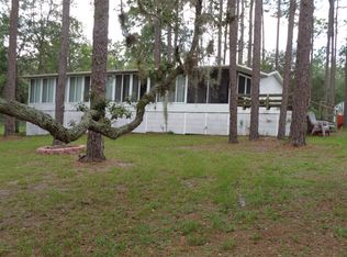 208 Cue Lake Dr, Hawthorne, FL 32640