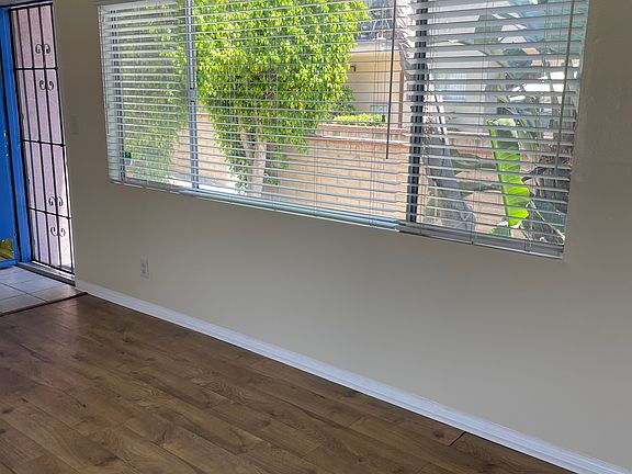 3rd image of 1204 N Park Western Dr APT 1