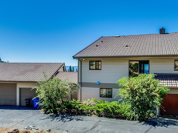 3rd image of 1180 Buckthorn Dr