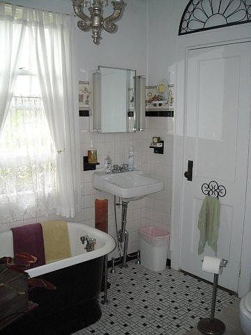 2nd image of 6 Smith St
