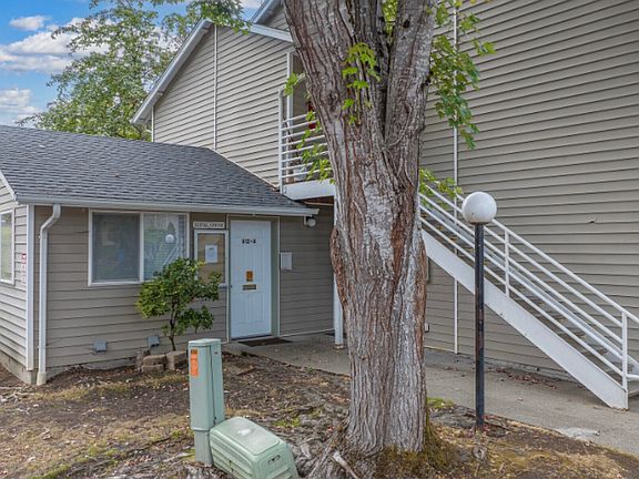 3rd image of 812-898 Lockhaven Dr NE #9ab19f7ac