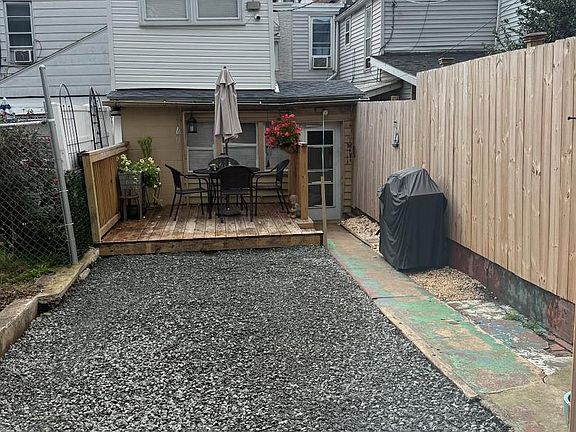 2nd image of 131 Wunder St