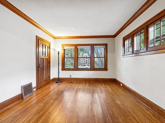 5th image of 4316 42nd Ave S