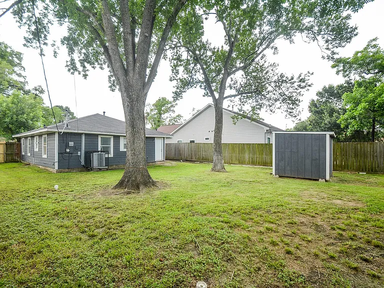 2109 Pomona Dr — Photo 16